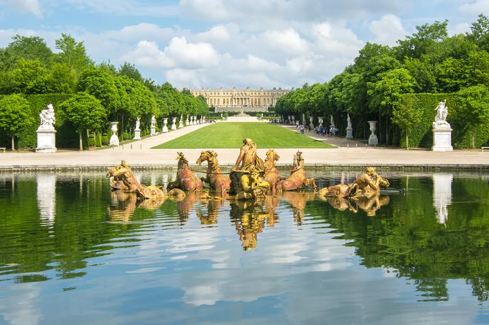Versailles Apolonova fontana | Apolonov vodnjak je eden od dvajsetih kipov versaillskega parka, ki jim je umetna inteligenca vdahnila (za zdaj sicer samo začasno) moč klepetanja. | Foto Shutterstock