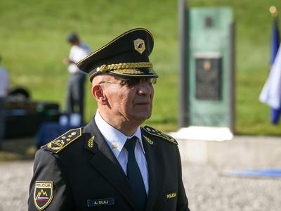 Začetek sojenja nekdanjemu šefu policije Olaju, ta krivde ne priznava