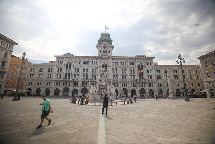 Za gostitelja Evrovizije prihodnje leto je 17 kandidatov, med njimi tudi Trst. | Foto: STA ,