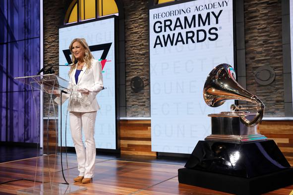Tik pred podelitvijo grammyjev izbruhnil škandal
