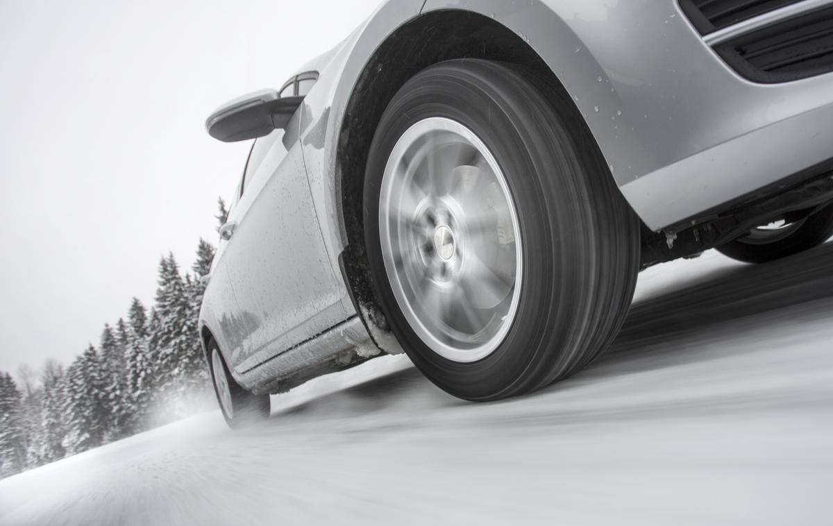 celoletne gume | Celoletne pnevmatike so z vsakim letom boljše ter se dobro odrežejo v zimskih dneh in v vročih poletnih mesecih. Razvoj hitro napreduje in strah pred nakupom celoletnih pnevmatik je pri najbolje ocenjenih odveč. | Foto Nokian