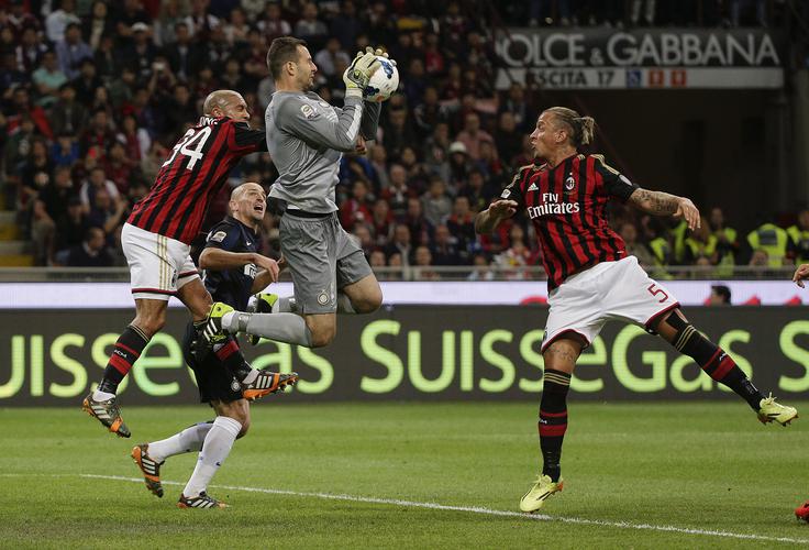 Samir Handanović Za Handanovićem je 20. milanski derbi. | Foto: Reuters