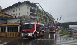 Požar sredi Maribora: na terenu poklicni in prostovoljni gasilci #foto