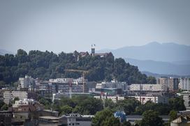 Žito silosi v ljubljanskem BTCju. silos žito Ljubljanski Grad