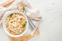 Francoska solata na nov način: kako osvežiti praznično klasiko