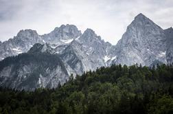 V enem dnevu kar tri helikopterska reševanja v slovenskih gorah