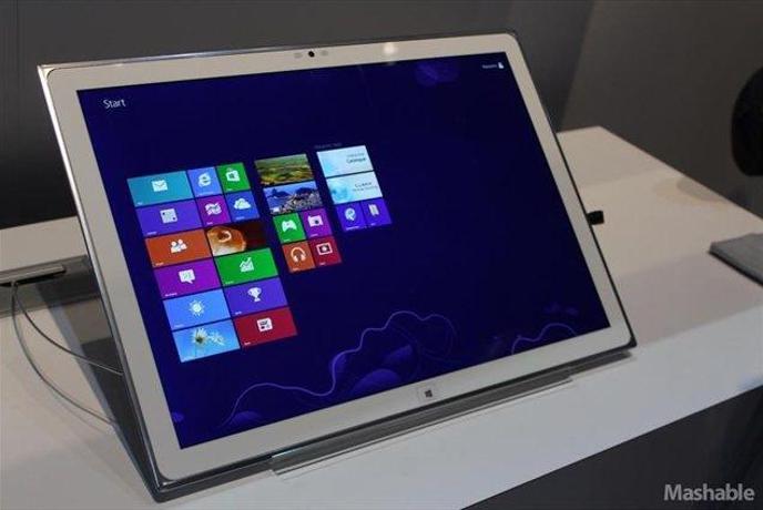 Panasonicov polmetrski tablični računalnik 