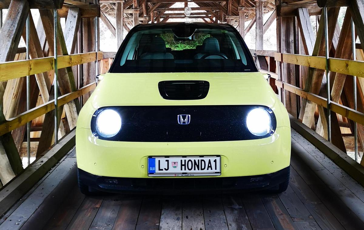 Honda e | Prav nobenega dvoma ni, da bo tale električna honda e na cesti zelo izstopala. | Foto Gregor Pavšič