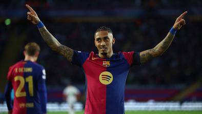 Barcelona podaljšala z Raphinho