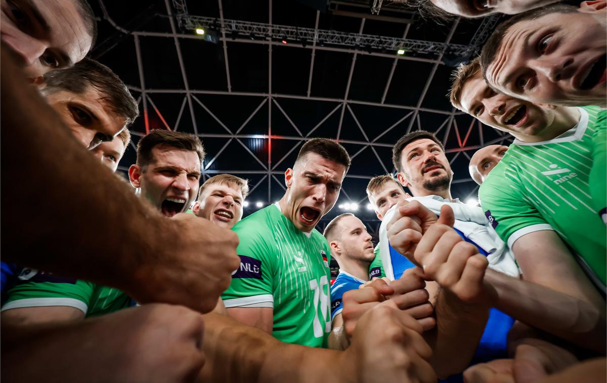 slovenska odbojkarska reprezentanca : Srbija, liga narodov, Stožice | Slovenija je postala najmanjša država v zgodovini, ki bo zaigrala na olimpijskih igrah v dvoranski odbojki. | Foto Volleyball World