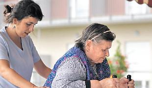 V Pomurju vzpostavljen prvi mobilni rehabilitacijski tim za starejše na domu