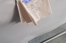 Podatke o bolniku v UKC Maribor izpisali kar na papirnato brisačko #foto