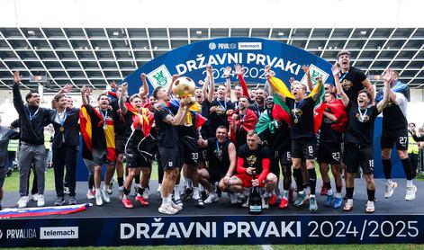 Kanta v Stožicah, navijači Olimpije so si znova dali duška!