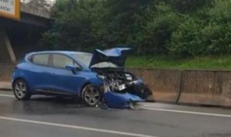 Znana voditeljica v hudi prometni nesreči: Avto je zagorel