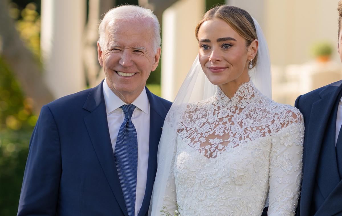 Joe Biden z vnukinjo Naomi | Vnukinja 46. ameriškega predsednika Joeja Bidna je rodila dečka. | Foto Guliverimage