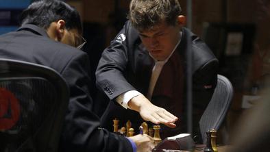 Carlsen in Anand še tretjič remizirala