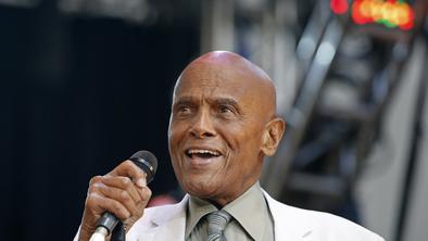Umrl ameriški pevec in igralec Harry Belafonte