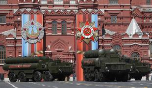 Rusi se ne ustavljajo: večmilijardni orožarski posel se uresničuje