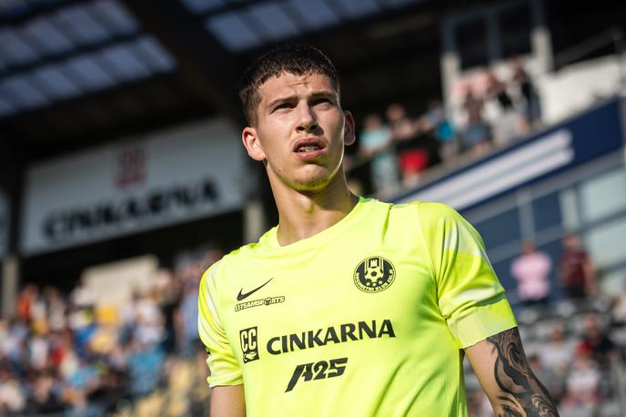 Lovro Štubljar | Lovro Štubljar je v minuli sezoni kot posojen član Empolija branil za Celje. | Foto Jure Banfi/alesfevzer.com