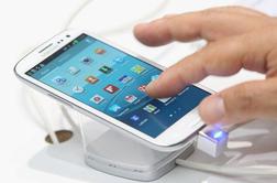 Samsung in Apple pobirata vso smetano