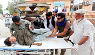 Številni mrtvi v napadu na mošejo v Afganistanu