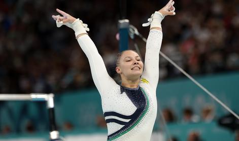 Teja Belak in Lucija Hribar s prvo oceno v finale