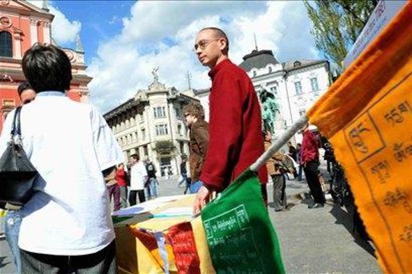 V Ljubljani mirno zborovanje v podporo Tibetu