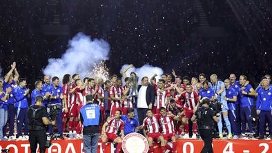 Olympiakos z zmago na derbiju potrdil naslov grškega prvaka