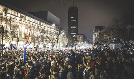 Neodvisni mediji v Srbiji z opozorili pred vse večjimi pritiski oblasti