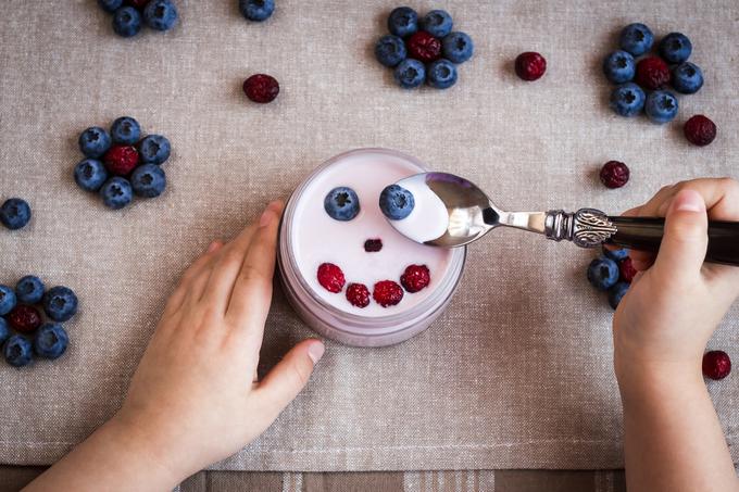 jogurt sadje zajtrk otrok | Foto: 