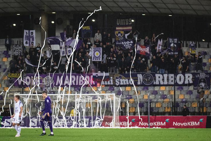 Navijači Maribora bodo v četrtek v Ljudskem vrtu spremljali štajerski derbi s Celjem. | Foto: Blaž Weindorfer/Sportida