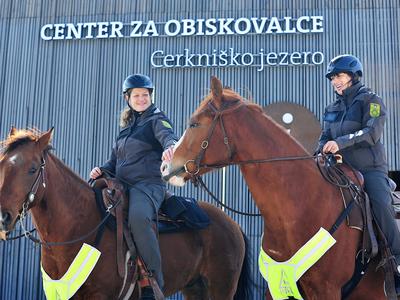 V Notranjskem parku bodo nadzor izvajali s konji