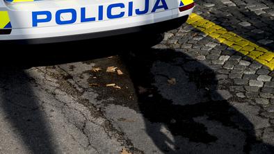 Prometna nesreča pri Črni na Koroškem zaradi izgube oblasti nad vozilom