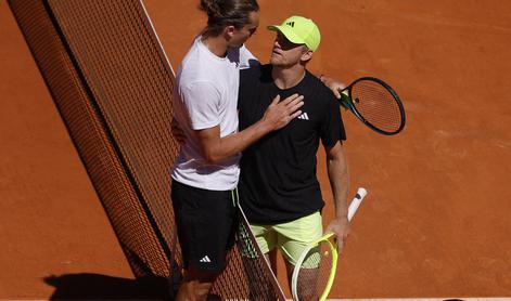 Zverev prek tretjega kroga šele po dveh podaljšanih igrah