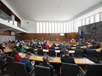 Golob Robert Državni zbor poslanska vprašanja