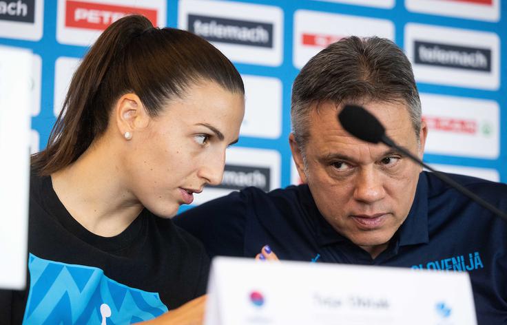 S selektorjem slovenske izbrane vrste Georgiosom Dikaioulakosom | Foto: Vid Ponikvar/Sportida