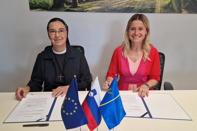 Občina Domžale, županja, samostan | Z nakupom se je občina zavezala k ureditvi prostora za pomoči potrebne družbene skupine. | Foto Facebook/Občina Domžale