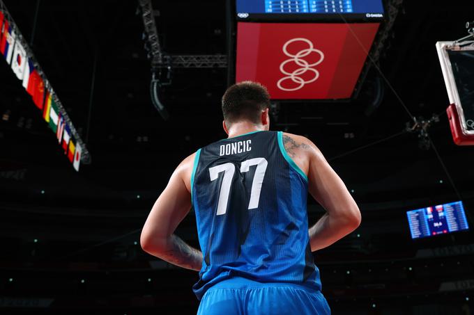 Luka Dončić je bil na olimpijskem turnirju v Tokiu najboljši strelec, uvrščen pa tudi v najboljšo peterko tekmovanja. | Foto: Reuters
