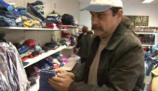 Za pol evra je mogoče dobiti otroška oblačila in obutev (video)