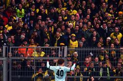 Borussia ponižana v Dortmundu, Bayern razbil Schalke