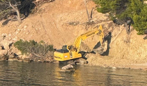 Kot da ni nič. Dobili bagatelno kazen in uničevali naprej.
