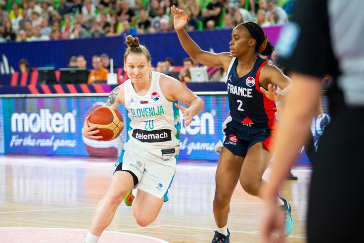 Lea Debeljak je spet zadela odločilno trojko.  | Foto: Siniša Kanižaj/Sportida