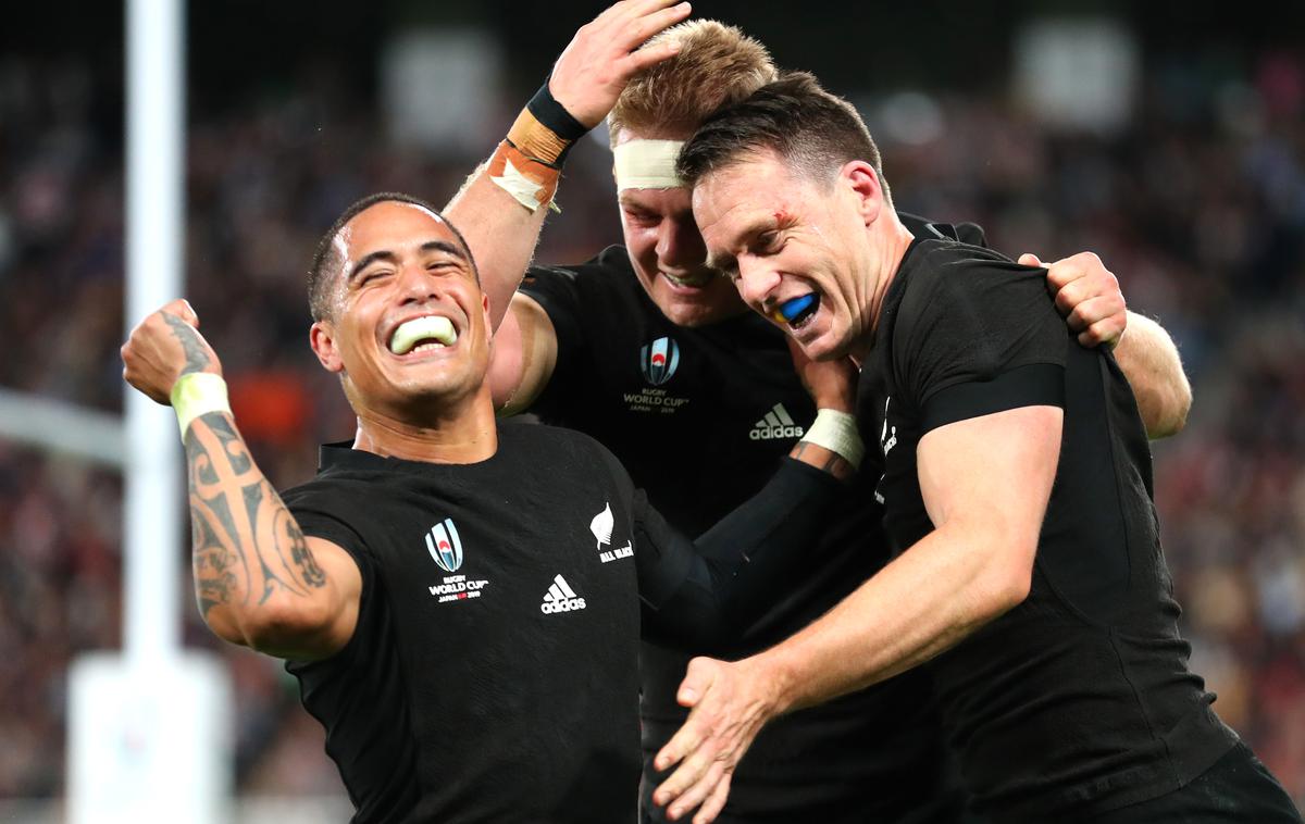 Nova zelandija rugbi | Novozelandci, branilci naslova, so se morali na svetovnem prvenstvu v Jokohami zadovoljiti s 3. mestom. Za bron so morali premagati Wales (40:17). | Foto Getty Images