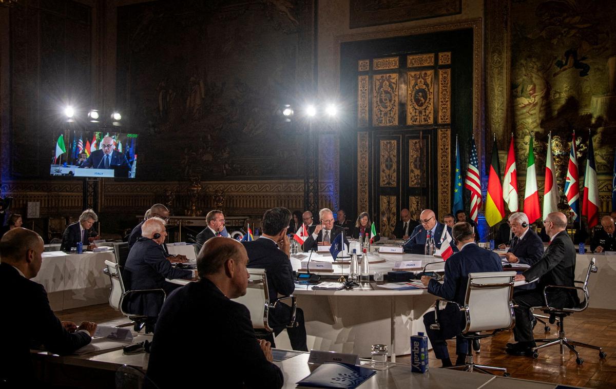 obrambni ministri G7 | Obrambni ministri skupine sedmih najmočnejših gospodarstev so prižgali zeleno luč za članstvo Ukrajine v Natu. | Foto Reuters