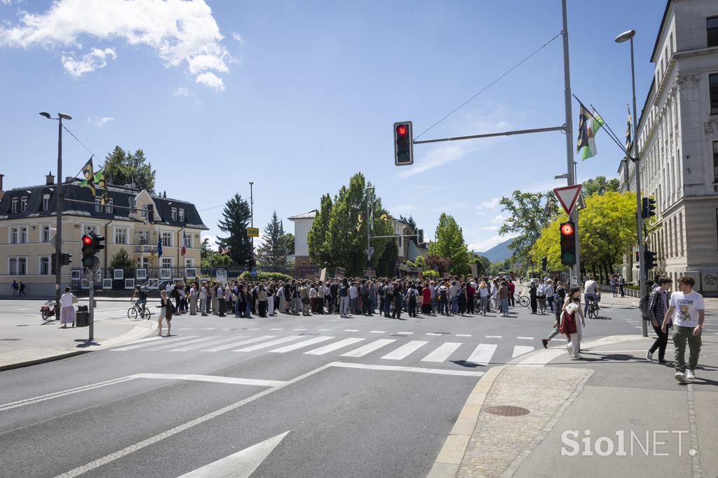 Protest študentov na Aškrčevi.