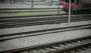 Železniška proga po iztirjenju vlaka pri Rimskih Toplicah znova prevozna
