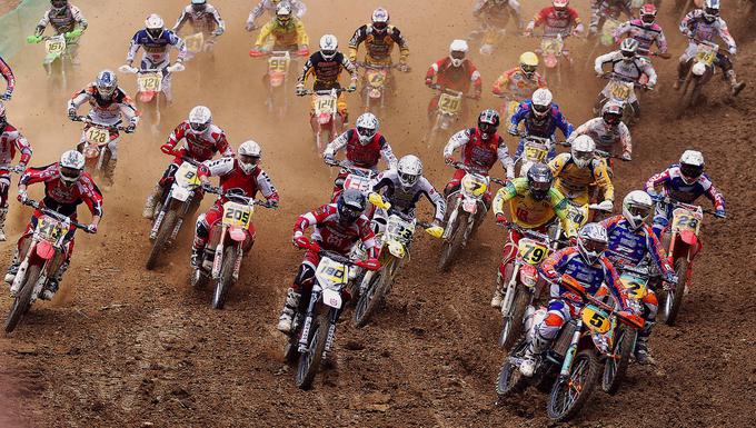 V Orehovi vasi se lahko pohvalijo z dobrim obiskom dirk in bogato tradicijo organizacij dirk svetovnega prvenstva v motokrosu. Dirke elitnega razreda (nekoč 500 cm3, pozneje MX in MXGP) še niso gostili. (foto: Andreja Prel) | Foto: 