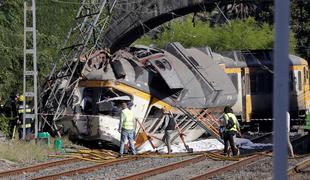 V nesreči vlaka v Španiji najmanj štiri smrtne žrtve