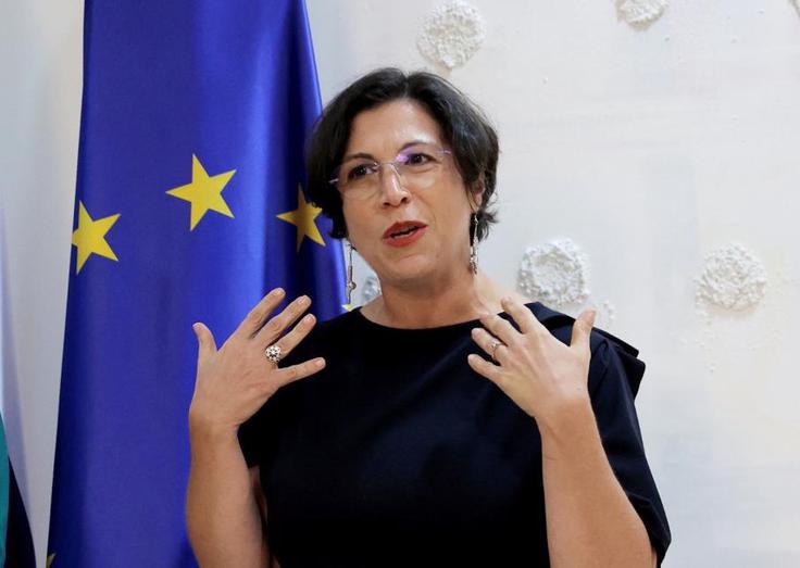 Po izbruhu konflikta so na veleposlaništvu sodelovali pri organizaciji devetih repatriacijskih letov. | Foto: STA
