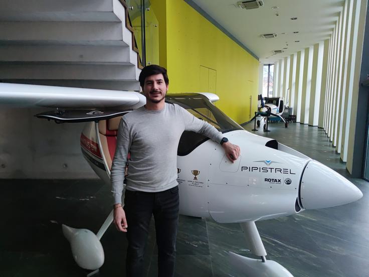 V Pipistrelu v Ajdovščini, kjer poteka delo na inovativnih letalskih projektih. | Foto: Osebni arhiv